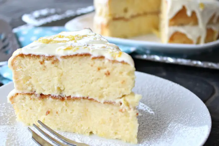 lemon drizzle silk cake with cream cheese icing | berrysweetlife.com