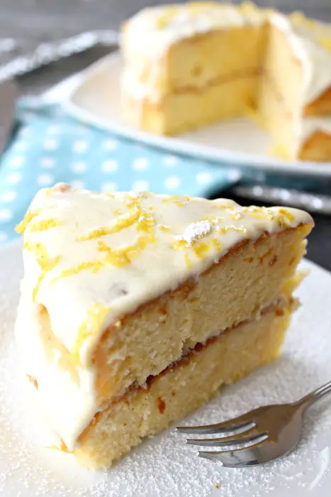 lemon drizzle silk cake with cream cheese icing | berrysweetlife.com