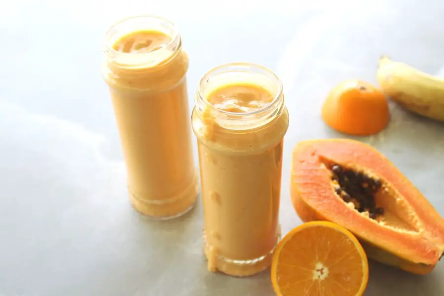 Pawpaw Strawberry Breakfast Smoothie | berrysweetlife.com