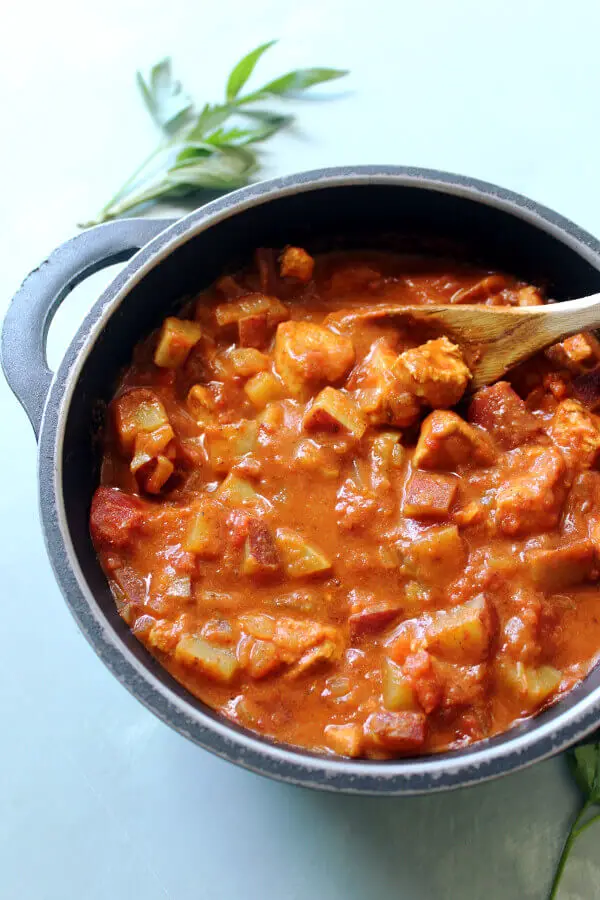 The Best Super Quick Chicken Curry With Sweet Potatoes, a wonderfully aromatic, flavourful, simple Indian curry made in one pot in 35 minutes | berrysweetlife.com