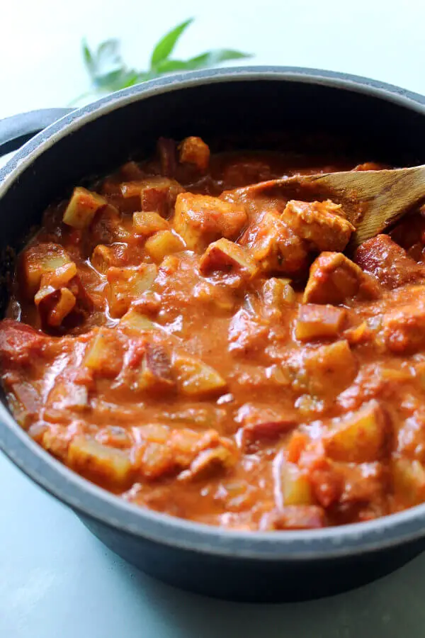 The Best Super Quick Chicken Curry With Sweet Potatoes, a wonderfully aromatic, flavourful, simple Indian curry made in one pot in 35 minutes | berrysweetlife.com