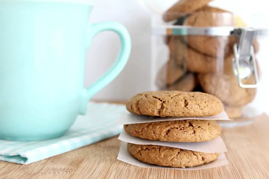 Spiced Festive Ginger Cookies | www.berrysweetlife.com