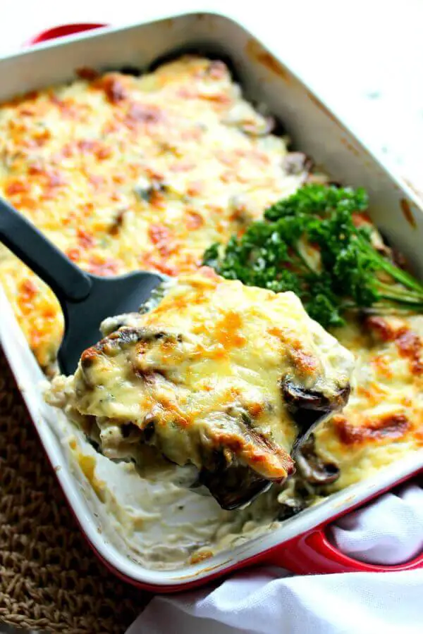 Brinjal Mushroom & Mozzarella Lasagne. A vegetarian feast for cheese lovers! Very quick & easy dish that is so tasty & comforting. You will love this recipe | berrysweetlife.com