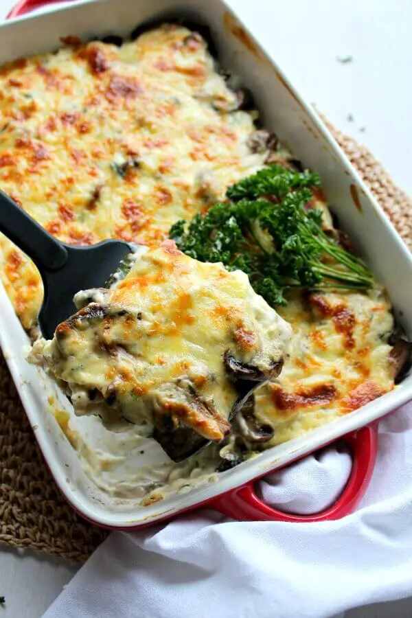 Brinjal Mushroom & Mozzarella Lasagne. A vegetarian feast for cheese lovers! Very quick & easy dish that is so tasty & comforting. You will love this recipe | berrysweetlife.com