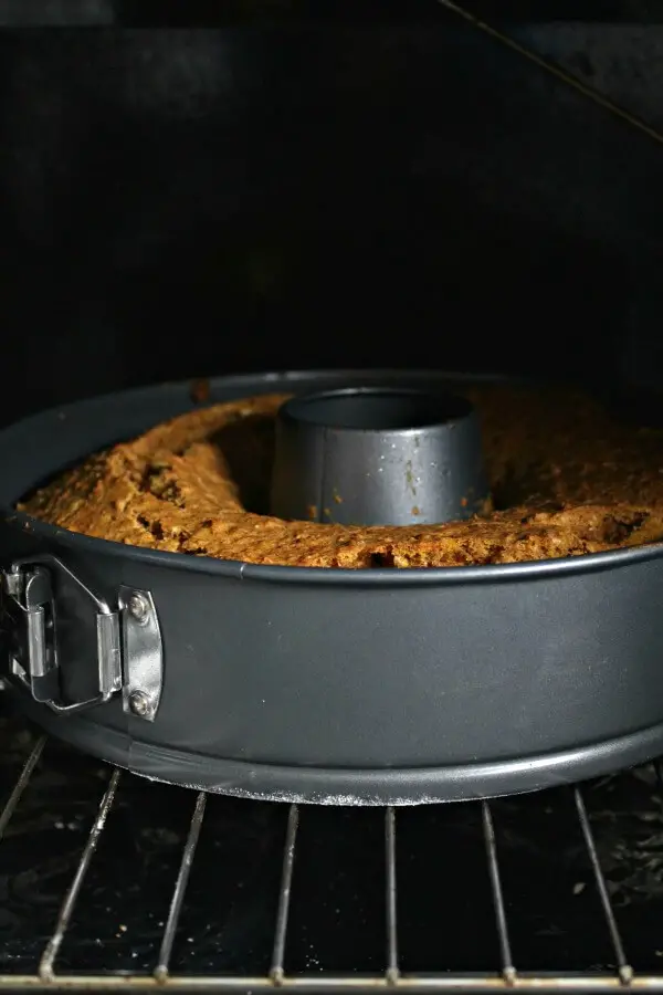 Butternut Bundt Cake with Orange Glaze & Toasted Nuts. Completely delicious butternut cake made with wholewheat flour & reduced sugar. Dense & perfectly moist, amazing thanksgiving cake. Perfect holiday sweet treat! | berrysweetlife.com