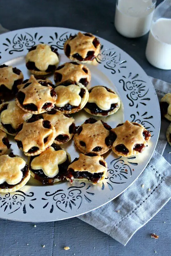 Christmas Fruit Mince Pies With Light Pastry | Berry Sweet Life