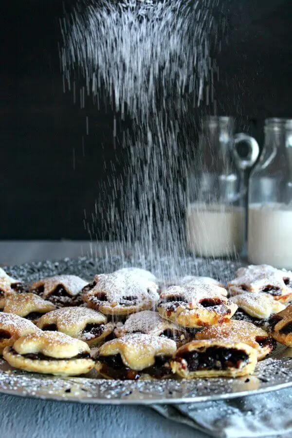 Sweet, spicy, jammy & rich Christmas Fruit Mince Pies With Light Pastry cases. A British Christmas recipe that is easy to make & is utterly irresistible! <3 | berrysweetlife.com