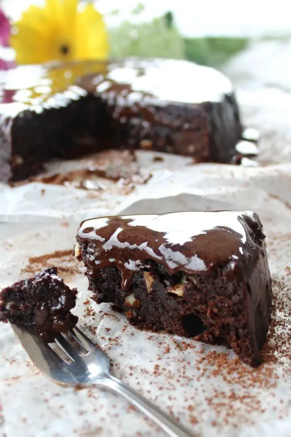 the best chocolate brownie cake (sugar free) | Berry Sweet Life