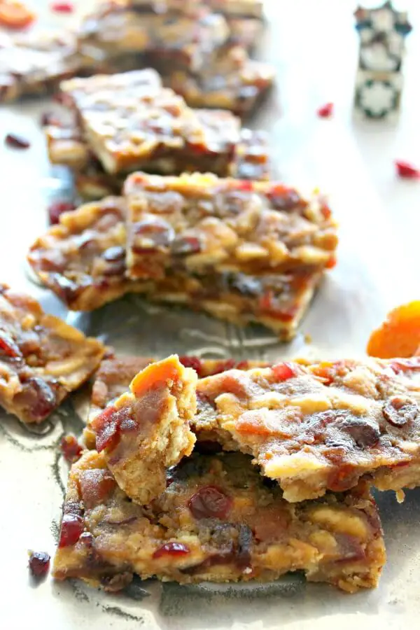 Apricot & Cranberry No Bake Bars. Quick & easy fruit bars with reduced sugar. Perfect easy treat to satisfy a sweet tooth. Great pudding with ice cream | berrysweetlife.com