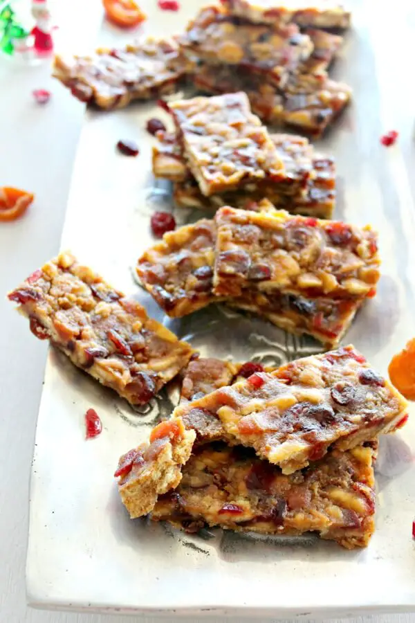 Apricot & Cranberry No Bake Bars. Quick & easy fruit bars with reduced sugar. Perfect easy treat to satisfy a sweet tooth. Great pudding with ice cream | berrysweetlife.com