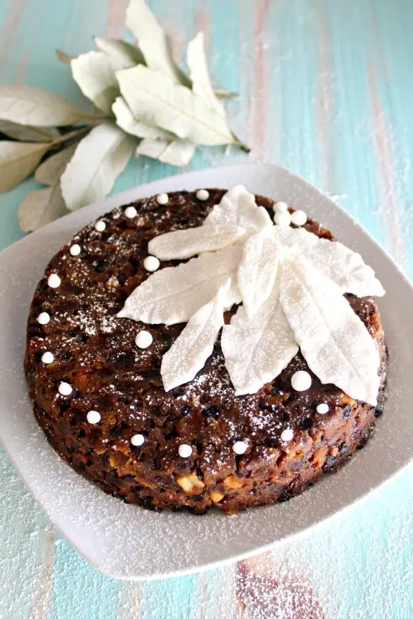 How to Make the Perfect Christmas Cake. 9 Steps to a healthier, moister, more delicious Christmas Cake this Christmas! I love this recipe. | berrysweetlife.com