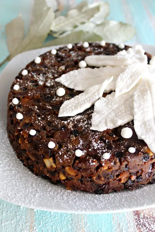 How to Make the Perfect Christmas Cake. 9 Steps to a healthier, moister, more delicious Christmas Cake this Christmas! I love this recipe. | berrysweetlife.com