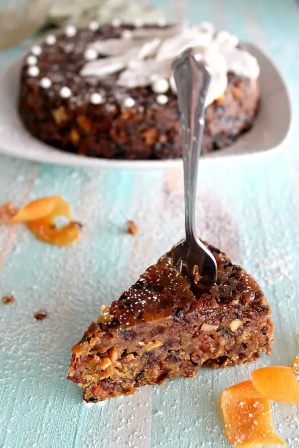 How to Make the Perfect Christmas Cake. 9 Steps to a healthier, moister, more delicious Christmas Cake this Christmas! I love this recipe. | berrysweetlife.com