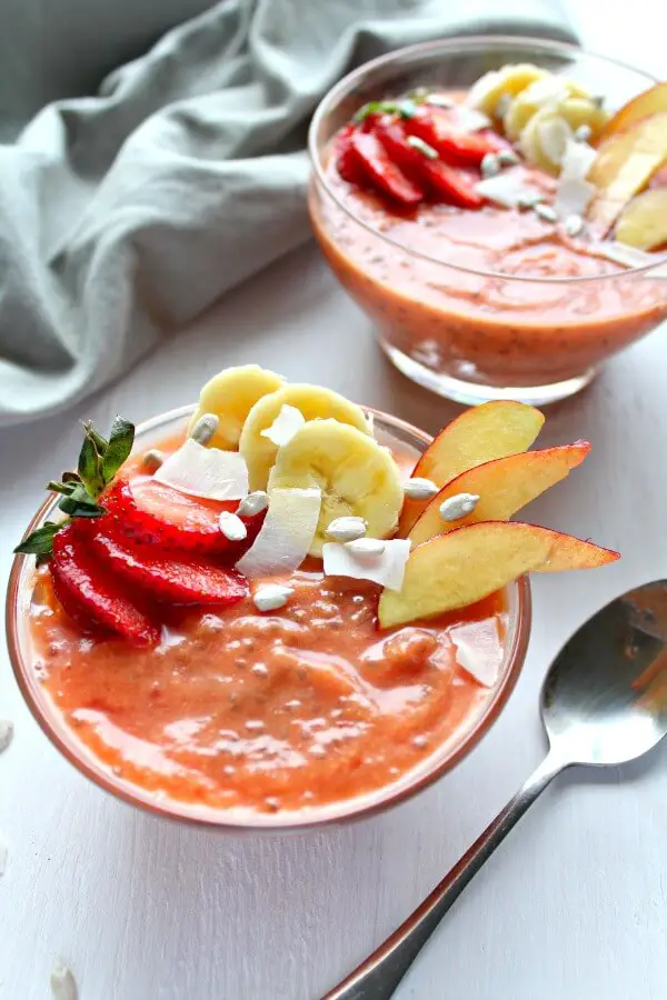 Watermelon Pawpaw Bowls with Chia Seeds. A super food breakfast recipe. 5 mins to prepare, full of vitamin E, zink & dietary fibre. I'm loving these! | www.berrysweetlife.com