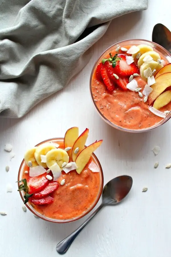 Watermelon Pawpaw Bowls with Chia Seeds. A super food breakfast recipe. 5 mins to prepare, full of vitamin E, zink & dietary fibre. I'm loving these! | www.berrysweetlife.com