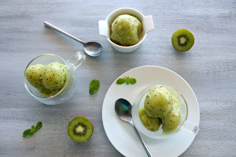 2 Ingredient Banana Kiwi Sorbet Scoops. All you need is Bananas Kiwis & 15 minutes! Healthy, quick, easy & yum! A perfect summer treat for the whole family | berrysweetlife.com