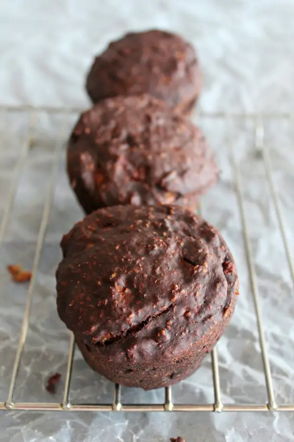 Healthy Chocolate Banana & Apple Muffins. Sugar, dairy & nut free easy & delicious muffin recipe perfect for breakfast or a snack. Great for kids! | www.berrysweetlife.com