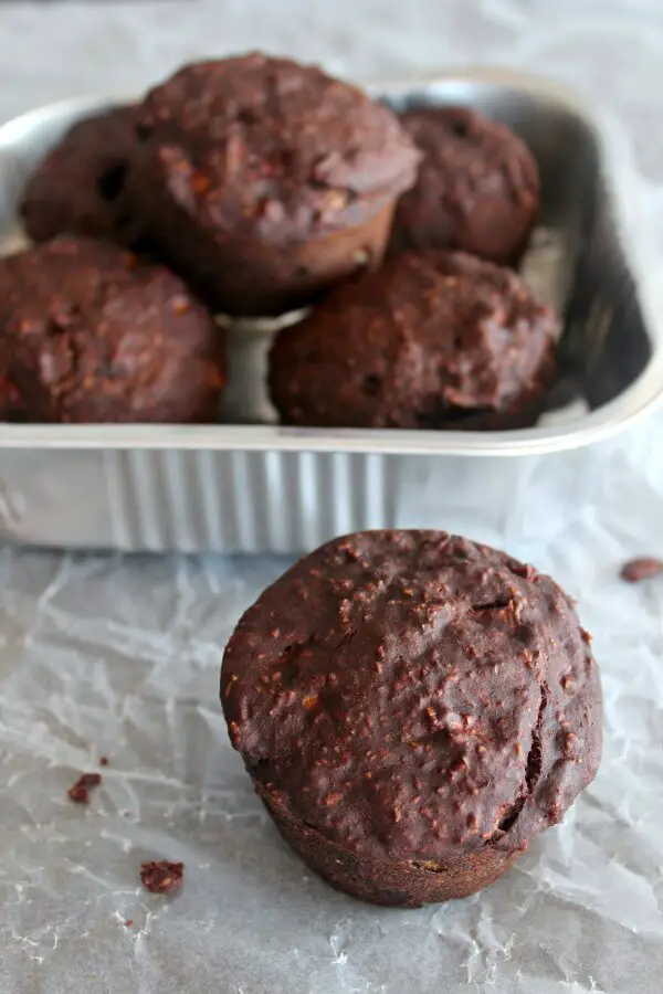 Healthy Chocolate Banana & Apple Muffins. Sugar, dairy & nut free easy & delicious muffin recipe perfect for breakfast or a snack. Great for kids! | www.berrysweetlife.com