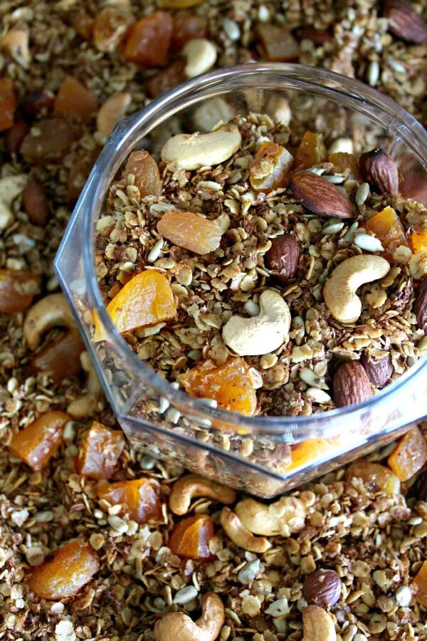 Honey Bran Granola with Almonds & Apricots. Healthy granola recipe, refined sugar free! Easy to make and very delicious. A great way to start your day! | berrysweetlife.com