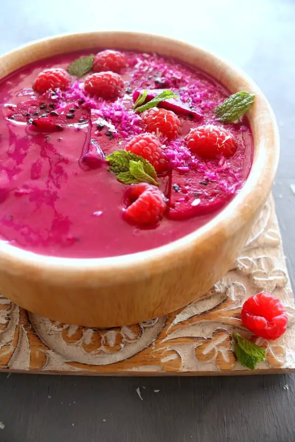 Raspberry Coconut Dragon Fruit Smoothie Bowls. Very healthy breakfast smoothie bowls. Quick & easy to make, dairy free & totally DELICIOUS! | berrysweetlife.com