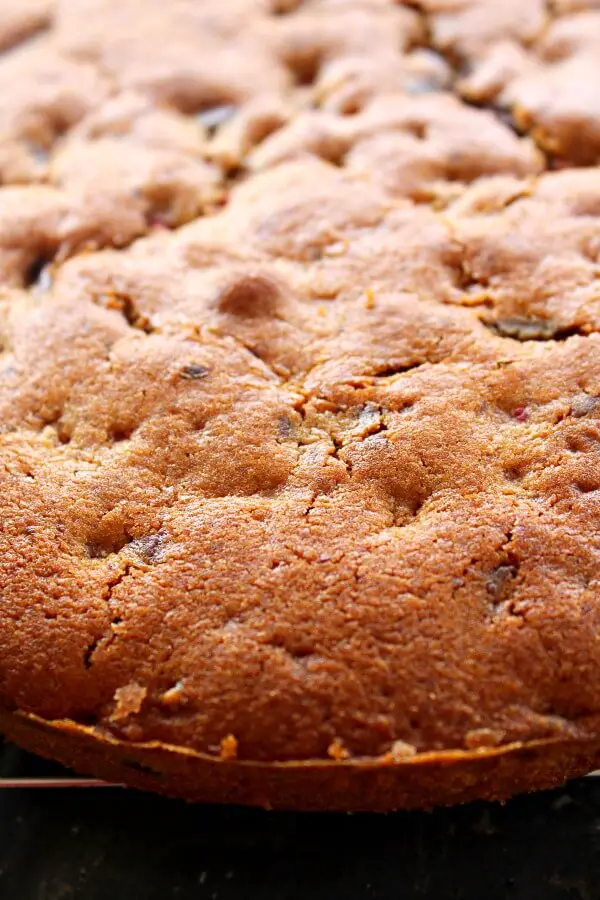 Chocolate Chip Raspberry Coffee Cake. A DELICIOUS and indulgent cake perfect for special occasions. It's easy to make and only takes 25 minutes to cook! | berrysweetlife.com