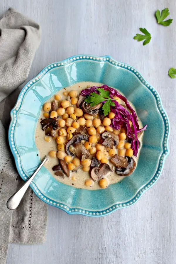 Hearty Black Pepper Mushroom Chickpea Soup. Singing with mushroomy flavour and packed with goodness, quick & easy to make, you'll be hooked on this soup! | berrysweetlife.com