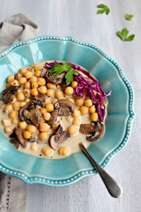 Hearty Black Pepper Mushroom Chickpea Soup. Singing with mushroomy flavour and packed with goodness, quick & easy to make, you'll be hooked on this soup! | berrysweetlife.com