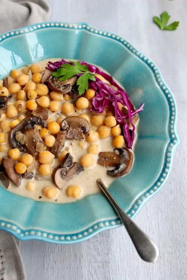 Hearty Black Pepper Mushroom Chickpea Soup. Singing with mushroomy flavour and packed with goodness, quick & easy to make, you'll be hooked on this soup! | berrysweetlife.com