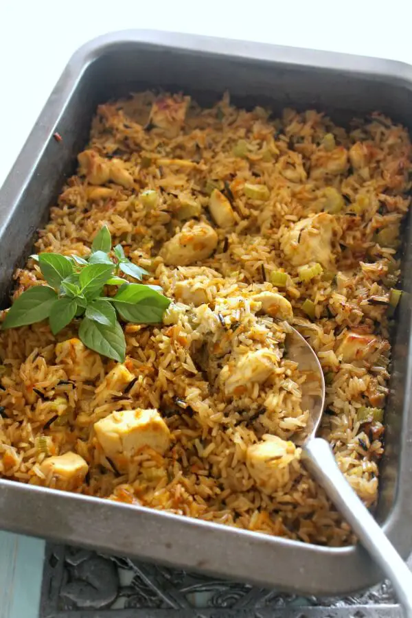 One Pan Creamy Basil Chicken & Rice Casserole. 20 minutes to prepare, this is the perfect weeknight dinner. Packed with flavour and so easy to make. The whole family will love this | berrysweetlife.com