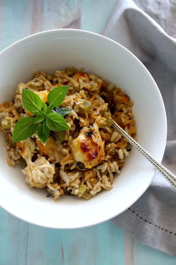 One Pan Creamy Basil Chicken & Rice Casserole. 20 minutes to prepare, this is the perfect weeknight dinner. Packed with flavour and so easy to make. The whole family will love this | berrysweetlife.com