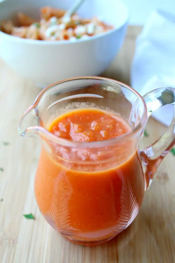 Roasted Red Pepper Garlic Pasta Sauce. The most versatile & flavoursome sauce ever! Quick & simple to make - serve it with pasta, chicken, anything!! | berrysweetlife.com