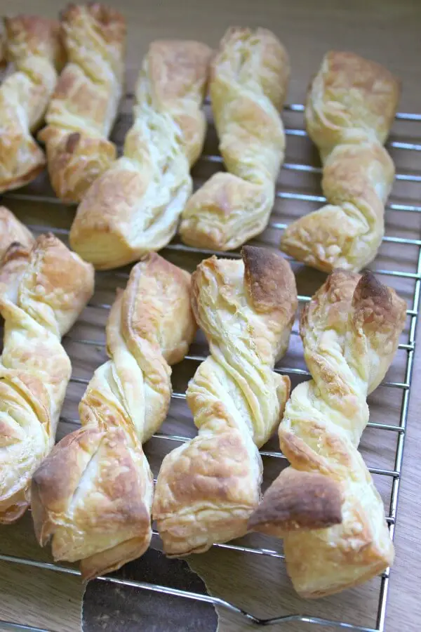 Double Glazed Spanish Puff Pastry Twists. An Easter treat recipe that is easy & fun to make, everyone will love these for Easter Sunday! | berrysweetlife.com