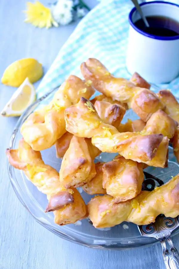 Double Glazed Spanish Puff Pastry Twists. An Easter treat recipe that is easy & fun to make, everyone will love these for Easter Sunday! | berrysweetlife.com