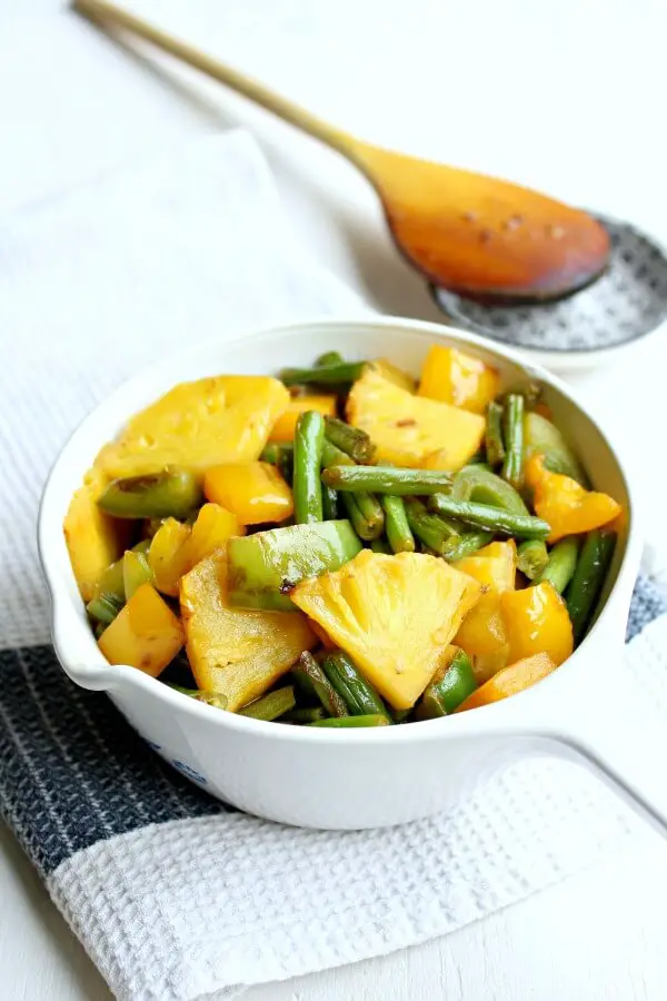 Green Bean Yellow Pepper Pineapple Stir Fry. A fresh summer side dish, or a healthy, light meal. Delicious & Aromatic! | berrysweetlife.com