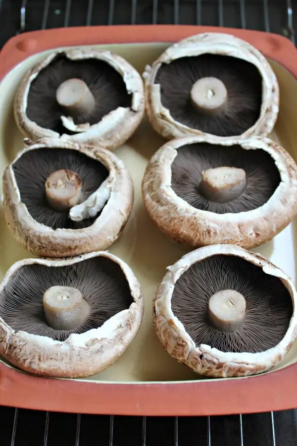 Pepper Quinoa Stuffed Giant Mushrooms. Fragrant, delectable & oh so healthy! Perfect as a side dish or a light meal they take only 35 minutes to make! | berrysweetlife.com 