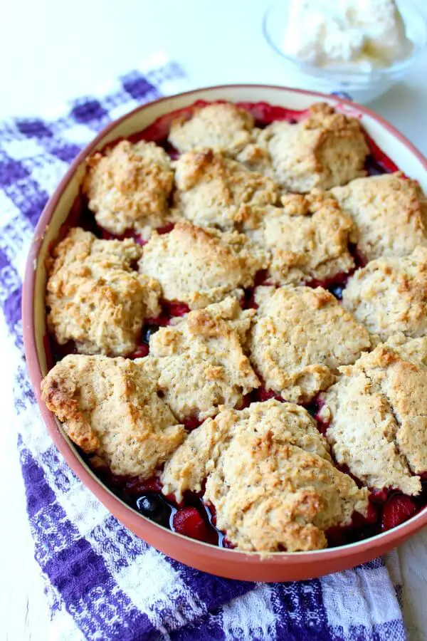 Rustic Bumble Berry Crumble Crisp. Three berry crumble with oats & cinnamon. A humble, rustic & delicious pudding full of colour & amazing flavour! | berrysweetlife.com