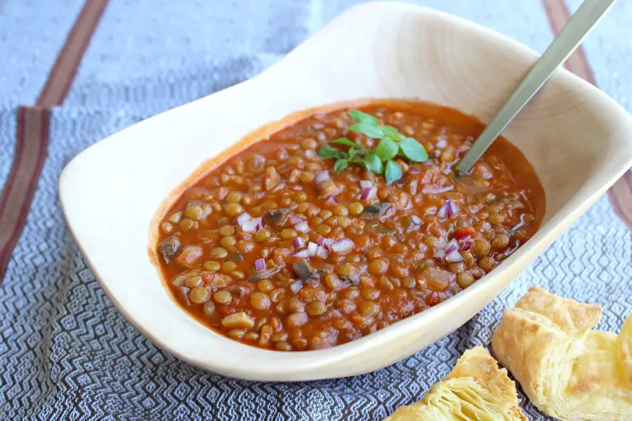 Vegetarian Tomato Mushroom Lentil Ragout. A French stew inspired vegetarian meal that the whole family will love. SO packed with flavour and GOODNESS and easy to make | berrysweetlife.com