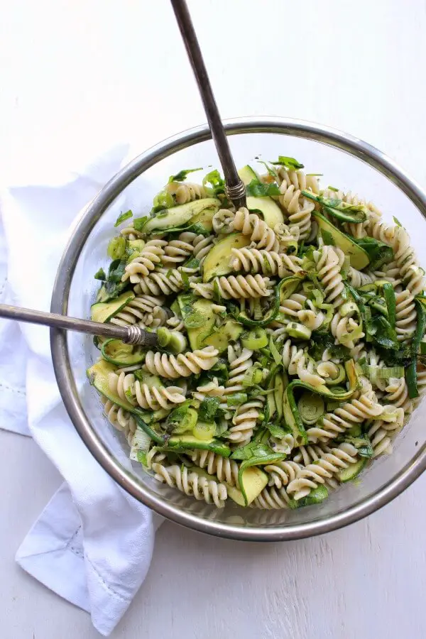 Green Goddess Pesto Pasta Salad. Get all your greens in one wholesome bowl with this seriously healthy & delicious pasta salad recipe! | berrysweetlife.com