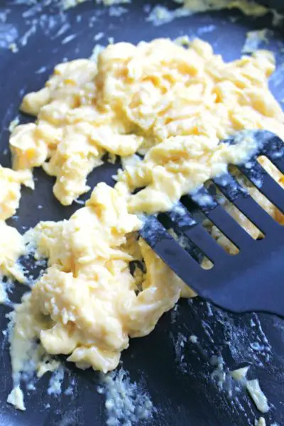 How To Make Perfect Scrambled Eggs - Berry Sweet Life