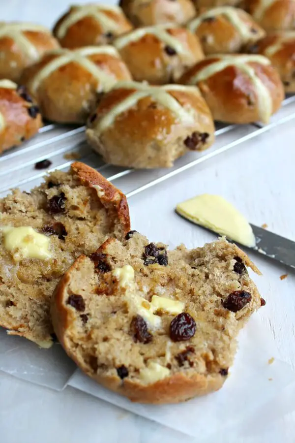 No Knead Easter Hot Cross Buns. The best, easy homemade Hot Cross Buns for Easter - Soft & fluffy, full of spices & raisins with a honey glaze. YUM! | berrysweetlife.com