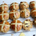 No Knead Easter Hot Cross Buns. The best, easy homemade Hot Cross Buns for Easter - Soft & fluffy, full of spices & raisins with a honey glaze. YUM! | berrysweetlife.com