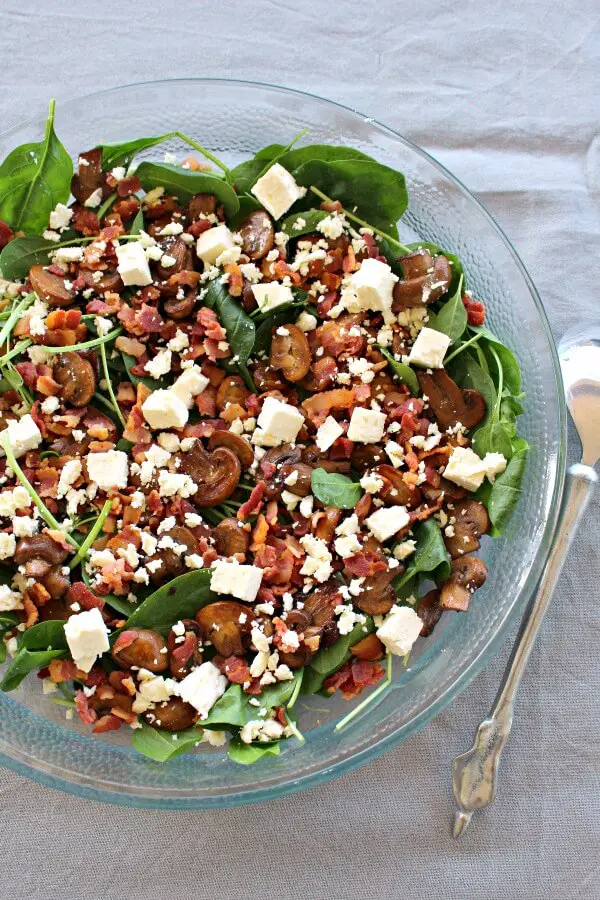 Balsamic Mushroom Bacon Spinach Salad. A truly yummy combo, perfect for all seasons and all occasions. This is a versatile salad that looks just as good as it tastes! | berrysweetlife.com