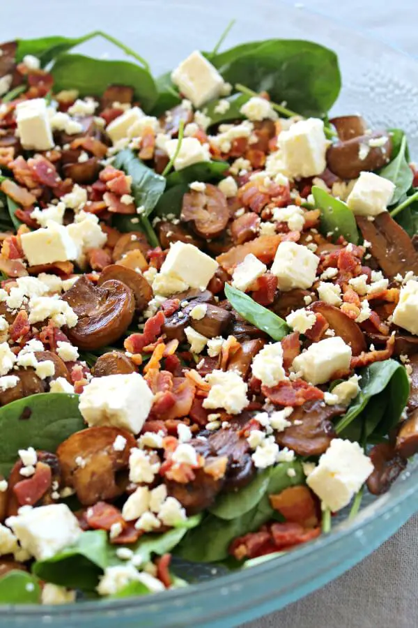 Balsamic Mushroom Bacon Spinach Salad. A truly yummy combo, perfect for all seasons and all occasions. This is a versatile salad that looks just as good as it tastes! | berrysweetlife.com