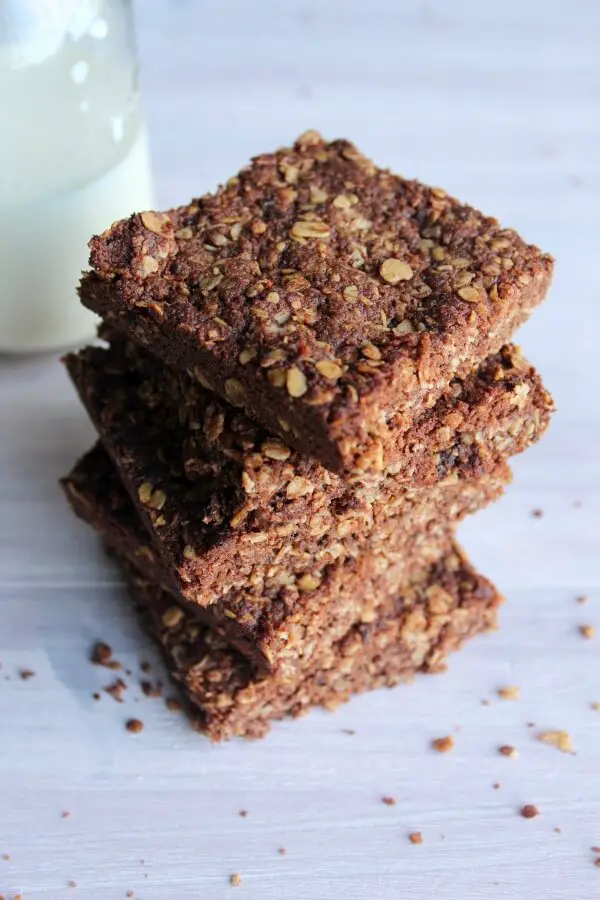 Chocolate Peanut Butter Crunchies. The most delicious oat-y cookie on the planet! They're done in 30 minutes & no one can say no to these treats! | berrysweetlife.com