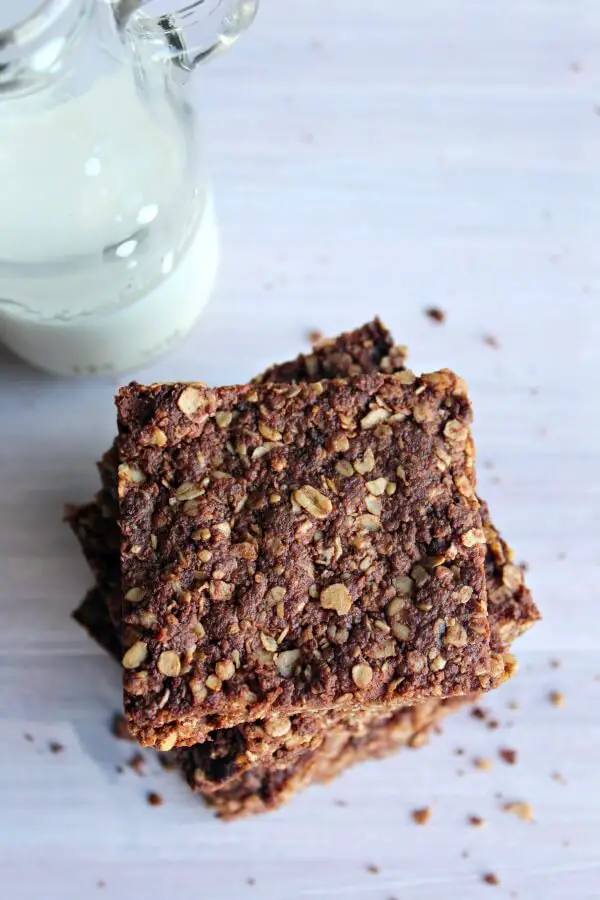 Chocolate Peanut Butter Crunchies. The most delicious oat-y cookie on the planet! They're done in 30 minutes & no one can say no to these treats! | berrysweetlife.com