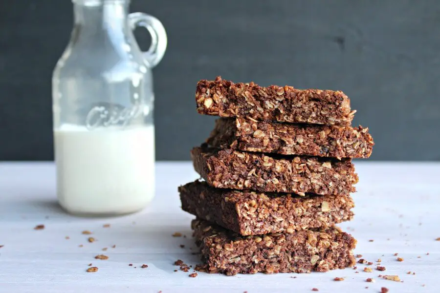 Chocolate Peanut Butter Crunchies. The most delicious oat-y cookie on the planet! They're done in 30 minutes & no one can say no to these treats! | berrysweetlife.com