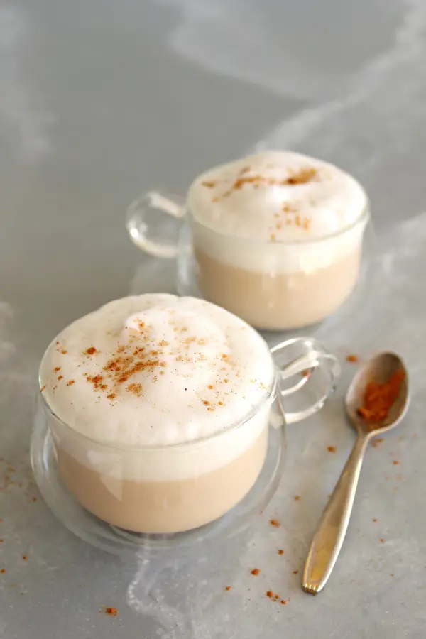 Almond Coconut Chai-Tea Latte. Warm and spicy with a touch of sweetness, this homemade latte is the perfect healthy hot drink for the whole family! | berrysweetlife.com