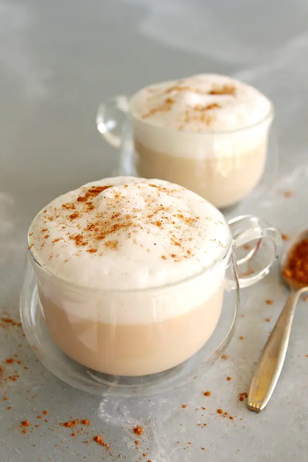 Almond Coconut Chai-Tea Latte. Warm and spicy with a touch of sweetness, this homemade latte is the perfect healthy hot drink for the whole family! | berrysweetlife.com