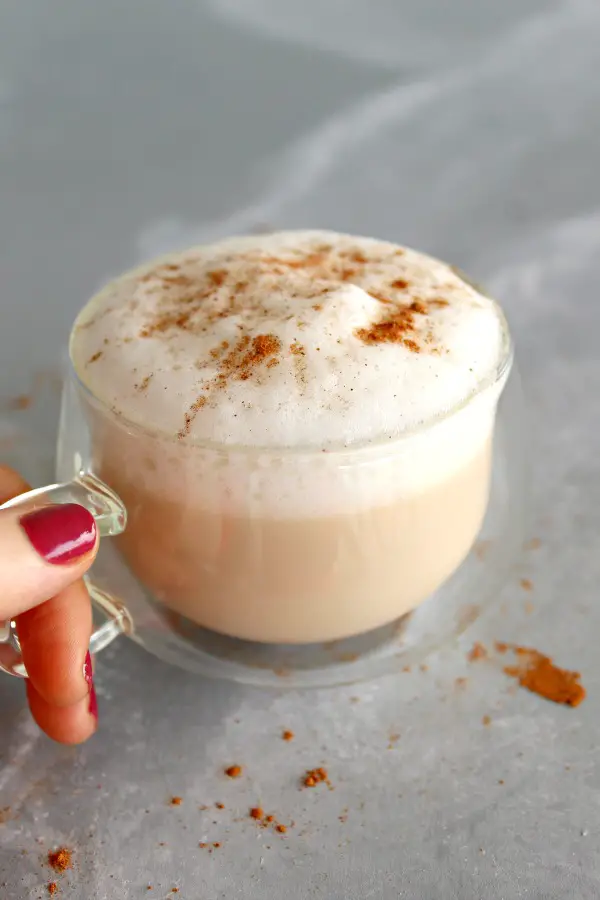 Almond Coconut Chai-Tea Latte. Warm and spicy with a touch of sweetness, this homemade latte is the perfect healthy hot drink for the whole family! | berrysweetlife.com