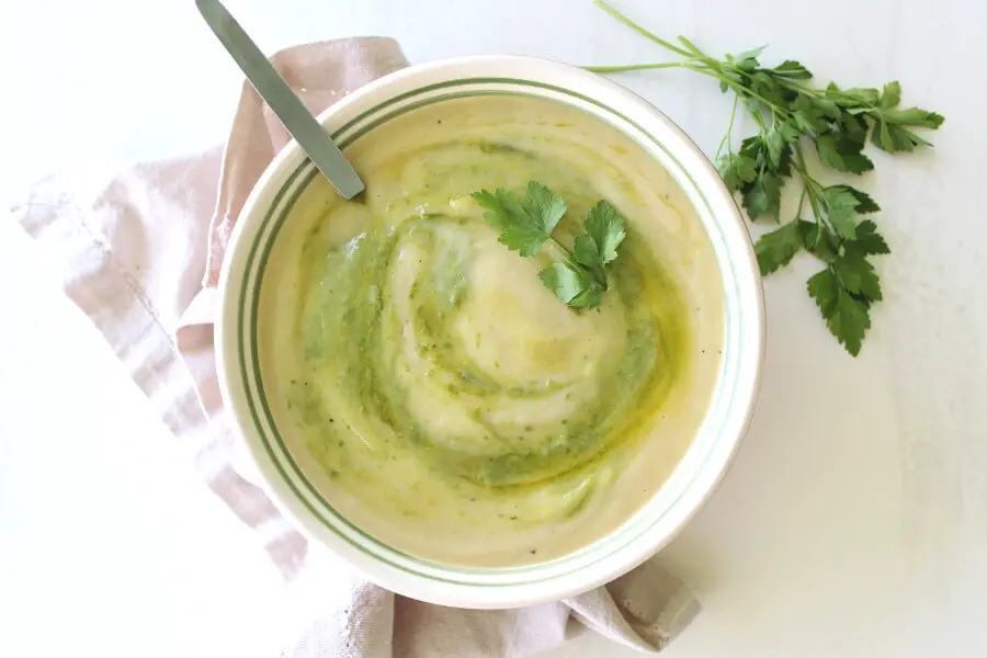 Simple Cauliflower Potato Celery Soup | berrysweetlife.com